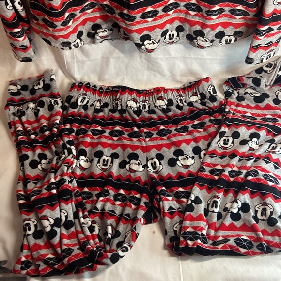Disney Mickey Mouse pajama set - Picture 2 of 4